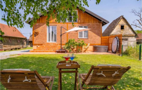 Stunning Home In Drenov Bok With Jacuzzi